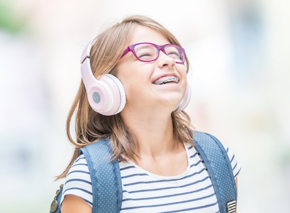 Behandlungsschwerpunkt Kieferorthopädie, GoDent, Dr. Saina Zimmermann, Zahnärztin in Gommiswald